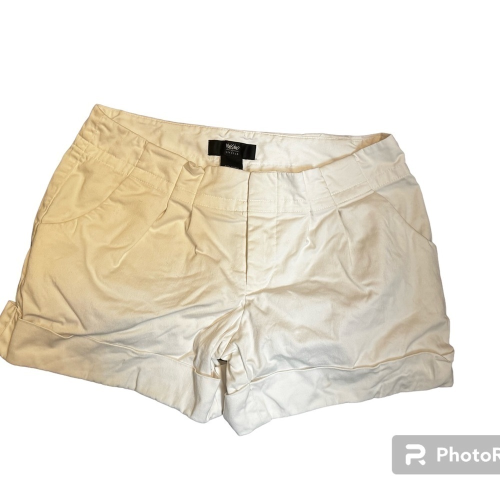 TARGET MOSSIMO Shorts Womens SZ 4 White Cuffed Pleated Stretch Chino EUC